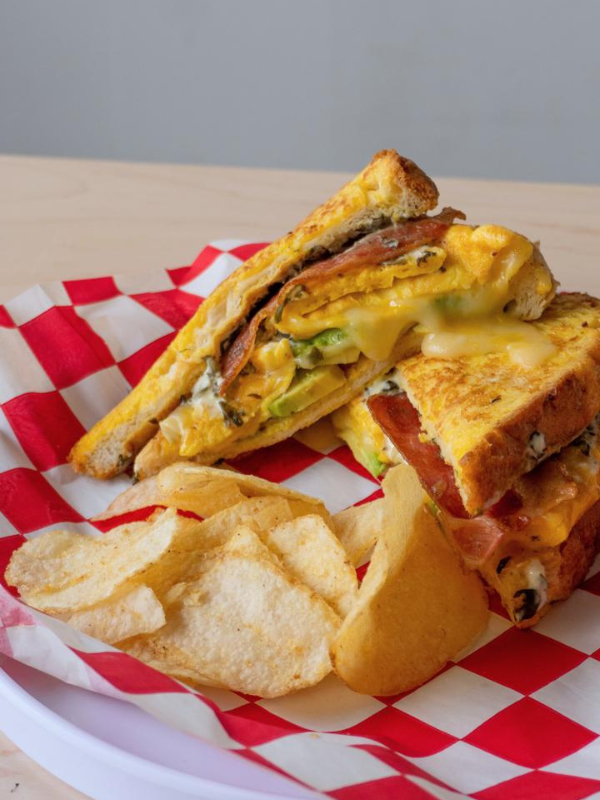 SANDWICH DE HUEVO | Moreka Desayunos Chihuahua